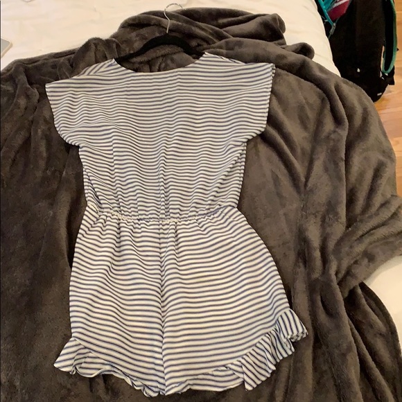 Striped romper with detailing - Picture 3 of 4